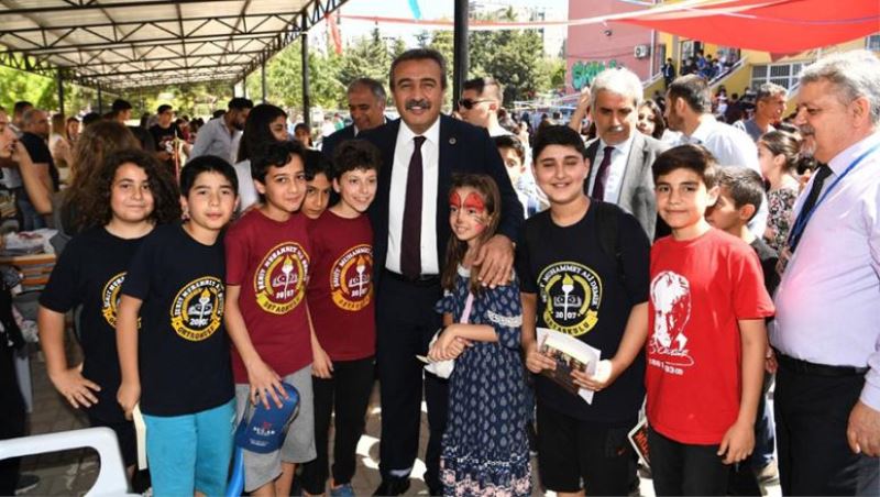 Başkan Soner Çetin genç mucitlerle buluştu