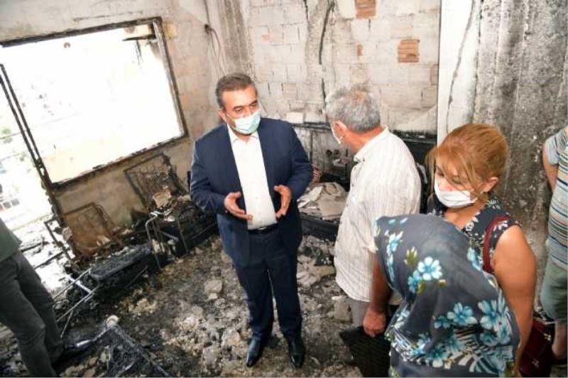 Soner Çetin evi yanan aileye yardım elini uzattı