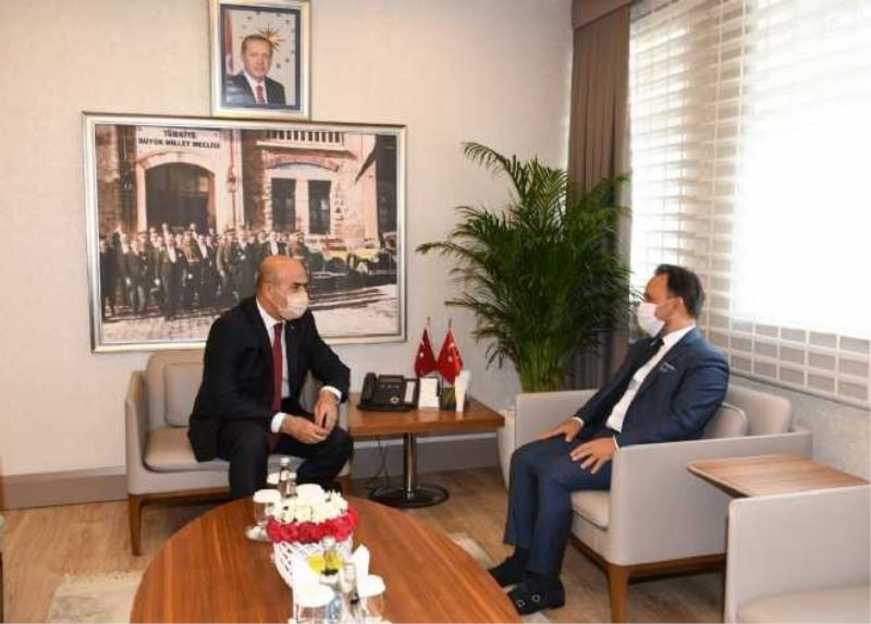 Sarıçam Belediye Başkanı Bilal Uludağdan Vali Mahmut Demirtaşa ziyaret.
