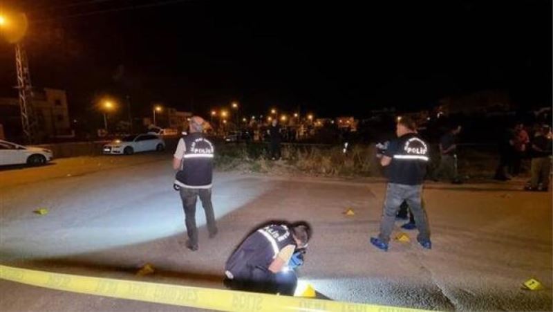  Adana’da iki grup sokak ortasında çatıştı: 2 ölü, 3 yaralı