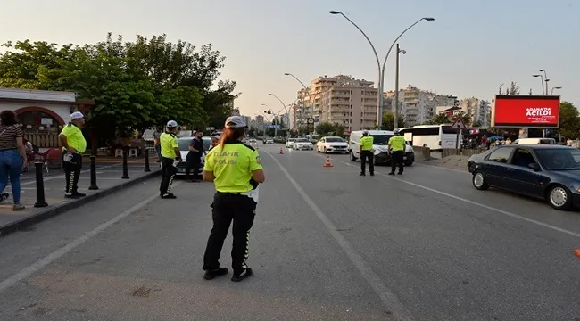 Adana İl Emniyet Müdürlüğü 1 Haftada Kesilen Trafik Cezalarını Açıkladı