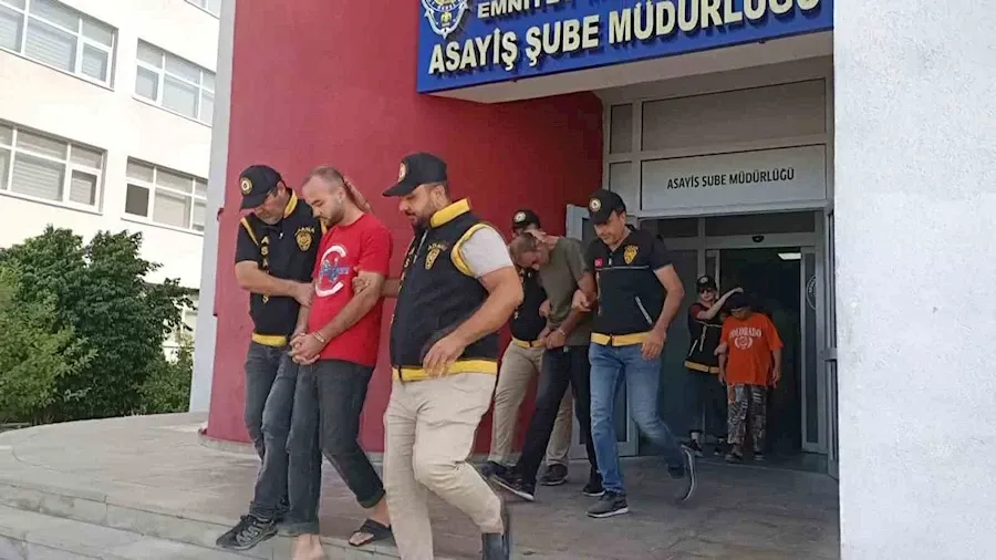 Birçok farklı suçtan aranan 1’i kadın 3 hükümlü yakalandı