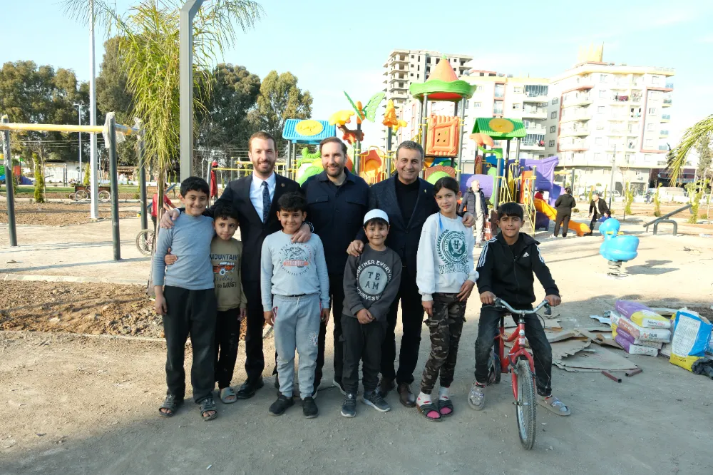 Başkan Kadir Aydar, Burhanettin Bulut ve Bilal Bilici Ceyhan