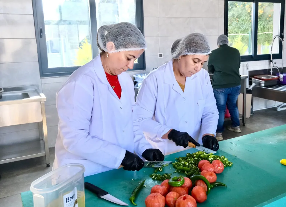 Ceyhan Belediyesi’nden İftar Çadırı Yerine Evde Sıcak Yemek Uygulaması