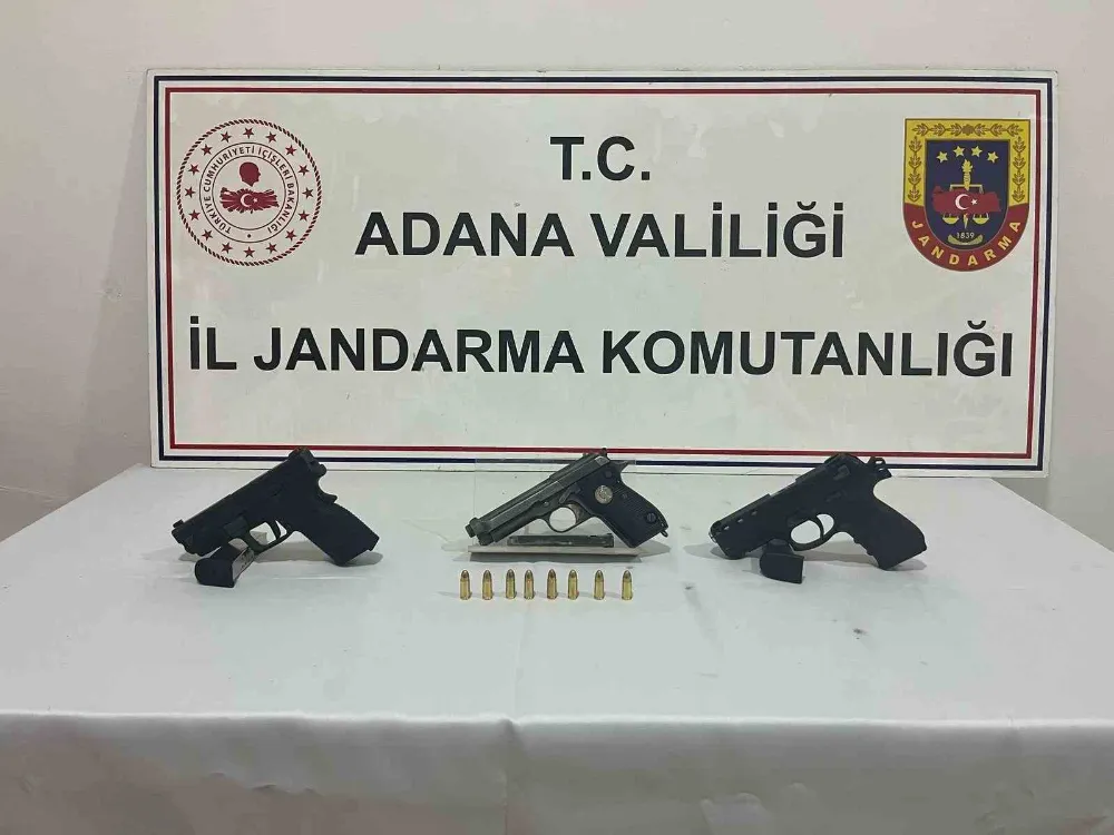 Şüpheli şahıslardan 3 ruhsatsız tabanca ele geçirildi
