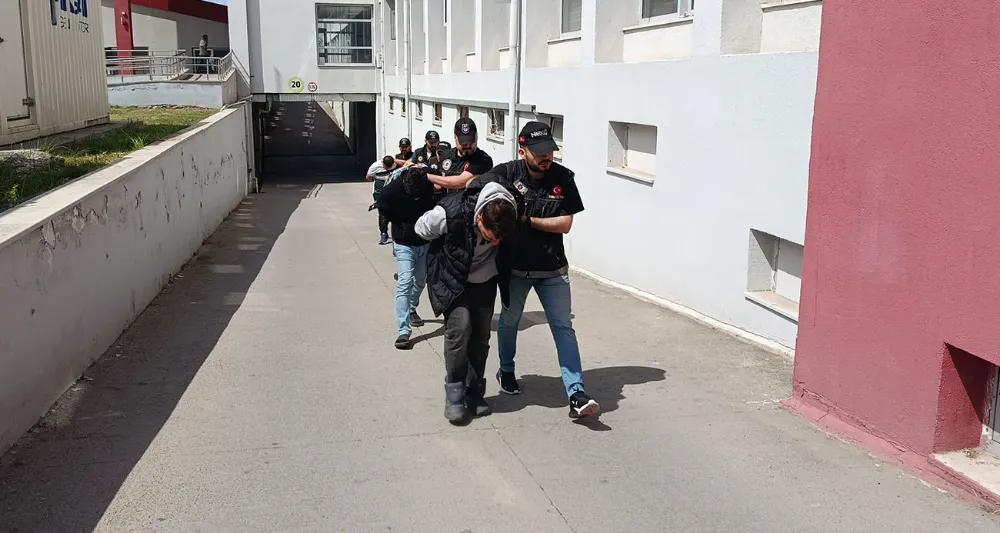 Adana’da kilolarca uyuşturucu ele geçirildi: 53 tutuklama