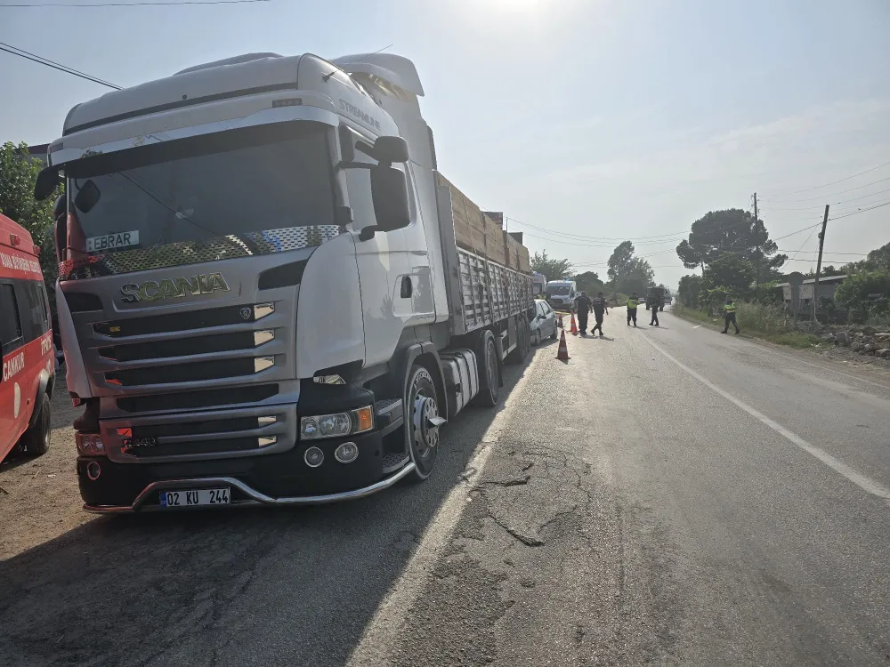 Otomobil kamyona çarptı, sürücü hayatını kaybetti 