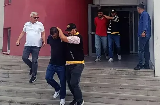 Sahte Polisler 4 Milyon Lira Dolandırdı