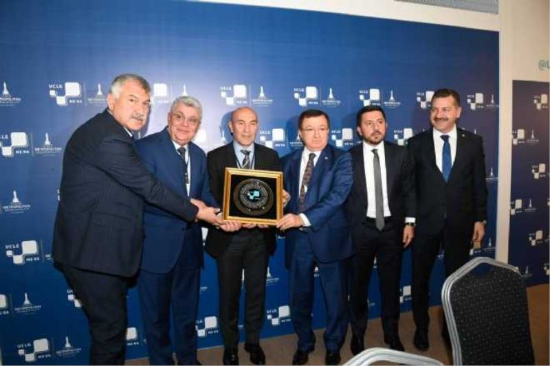 İzmirde Adana ışıl ışıl parladı