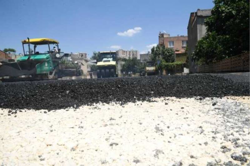 Büyükşehirin asfalt hamlesi devam ediyor