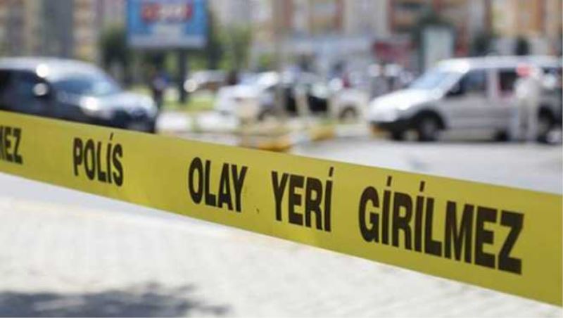 Otomobilde elinde tabancayla uyudu, polis camı kırarak müdahale etti