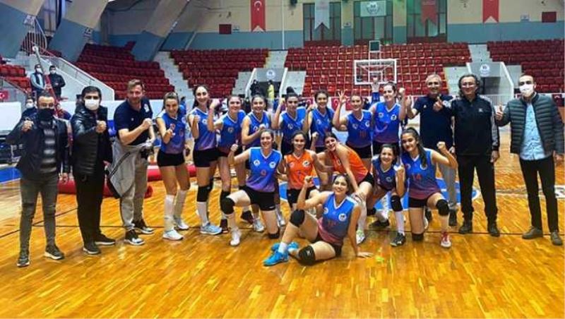 Büyükşehir Kadın Voleybol Takımı şampiyonluğa koşuyor