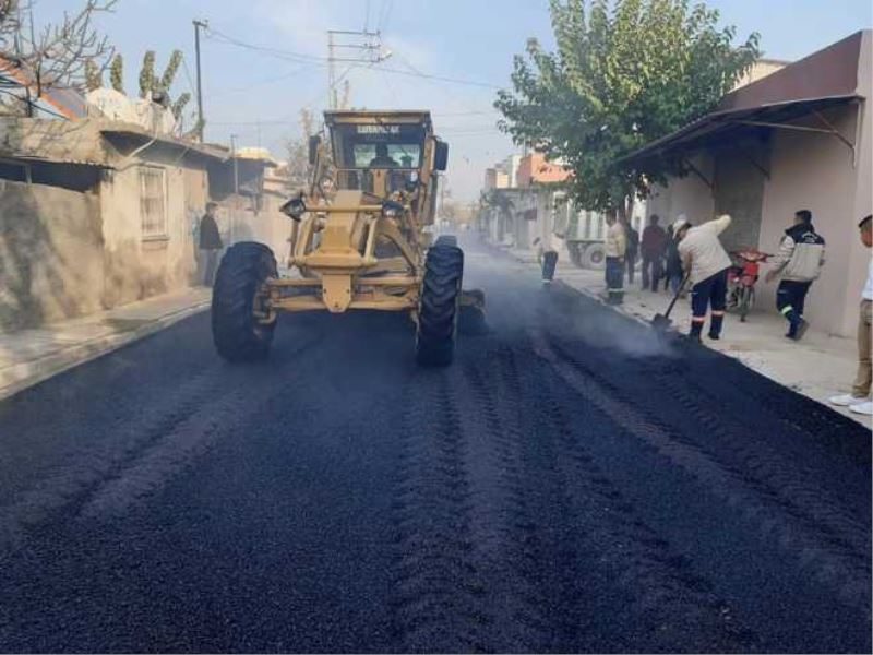 CEYHAN BELEDİYESİ FEN İŞLERİ MÜDÜRLÜĞÜ ÇALIŞMALARA DEVAM EDİYOR